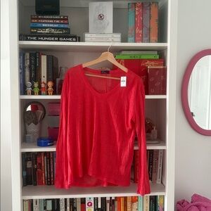 3/$30 BNWT the gap linen long sleeve red tee in size M
